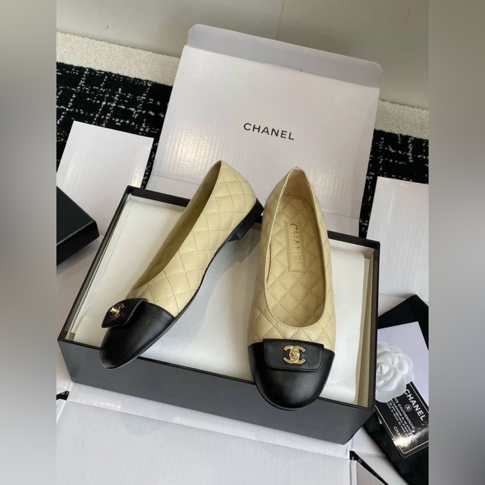 CHANEL Cream and Black Quilted Ballerina Flats 37/7 - Picture 10 of 14